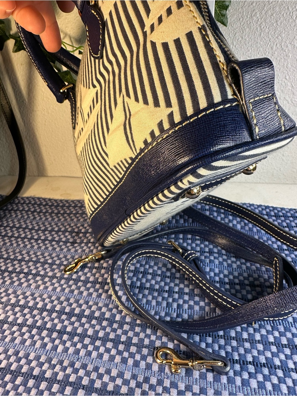 Dooney & Bourke Sailboat Bitsy Crossbody Bag - Navy & Cream Nautical Print - Picture 8 of 16